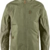 Fjällräven Fjällräven Övik Stencollar Jacket Men, Groen/olijf 1 Fjällräven Fjällräven Övik Stencollar Jacket Men, Groen/olijf -Winter Mode Winkel fjaellraeven oevik stencollar jacket men green light olive 1